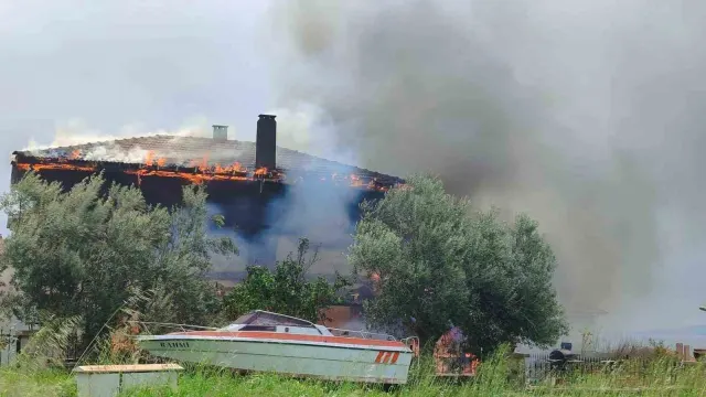 Çanakkale Ayvacık’ta Villa Yangını: Büyük Hasar Oluştu