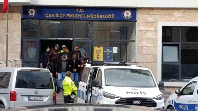 Çan’da Çalınan Araç Edremit’te Bulundu: 2 Şüpheli Tutuklandı