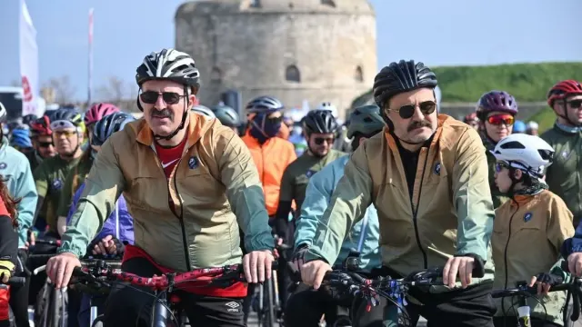 Çanakkale’de 1050 Bisikletli Şehitler İçin Pedal Çevirdi