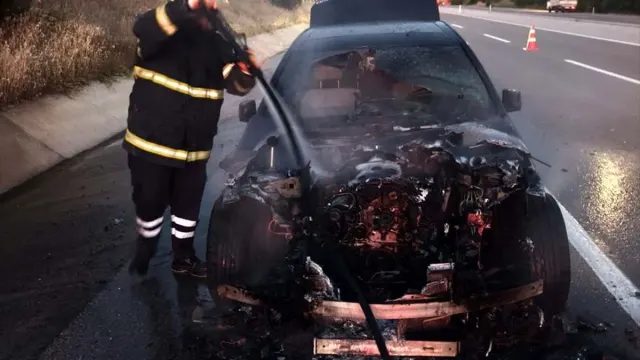 Ayvacık’ta Aynı Gün İki Otomobil Alevlere Teslim Oldu