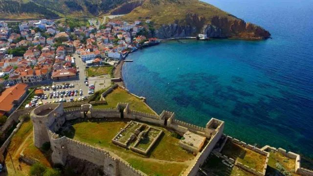 Bozcaada Kurban Bayramı’nda Turist Akınına Uğradı: Konaklama Tesisleri Yüzde 100 Doldu