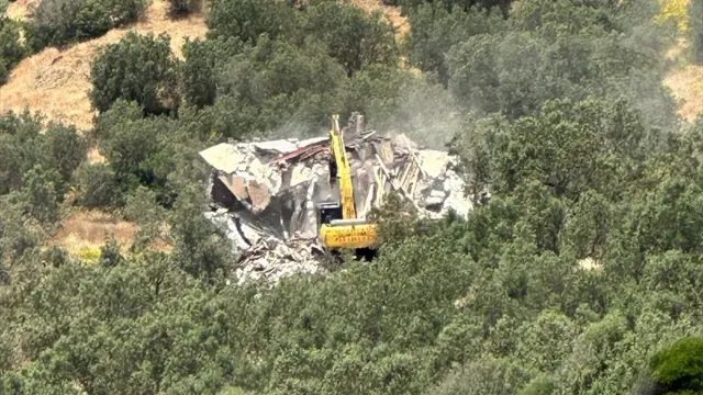 Çanakkale'de Kaçak Yapılara Geçit Yok: Ayvacık'ta 11 Yapı Yıkıldı