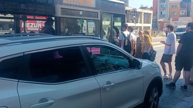 Çanakkale Atatürk Caddesi'nde Park Sorunu Trafiği Felç Ediyor