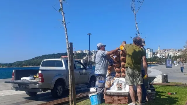 Çanakkale Kordonboyu'nda Çevreye Duyarlı Kaplumbağa Heykeli